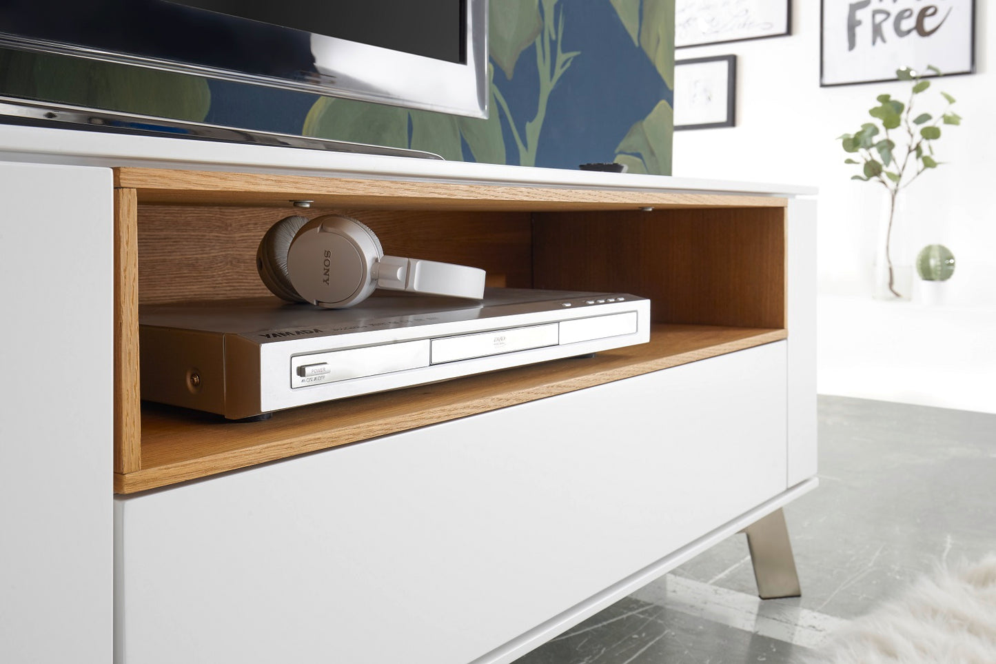 TV-Schrank Lowboard Asteiche-massiv holz matt lackiert weiß modern 180 cm Belava