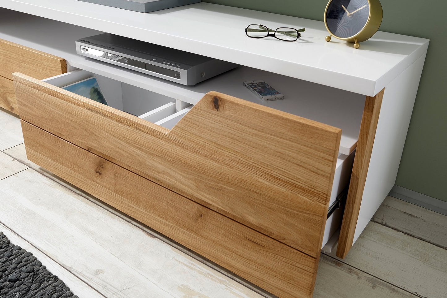 TV-Schrank Lowboard Asteiche-massiv matt lackiert geölt weiß holz 180 cm Fadorn