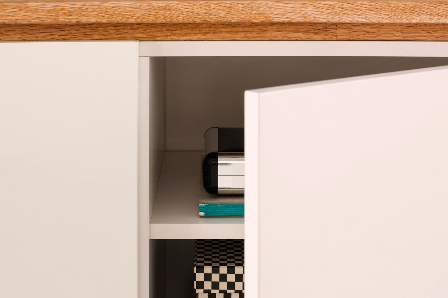 Sideboard Schrank Asteiche-massiv matt lackiert geölt weiß holz 182 cm Chiara