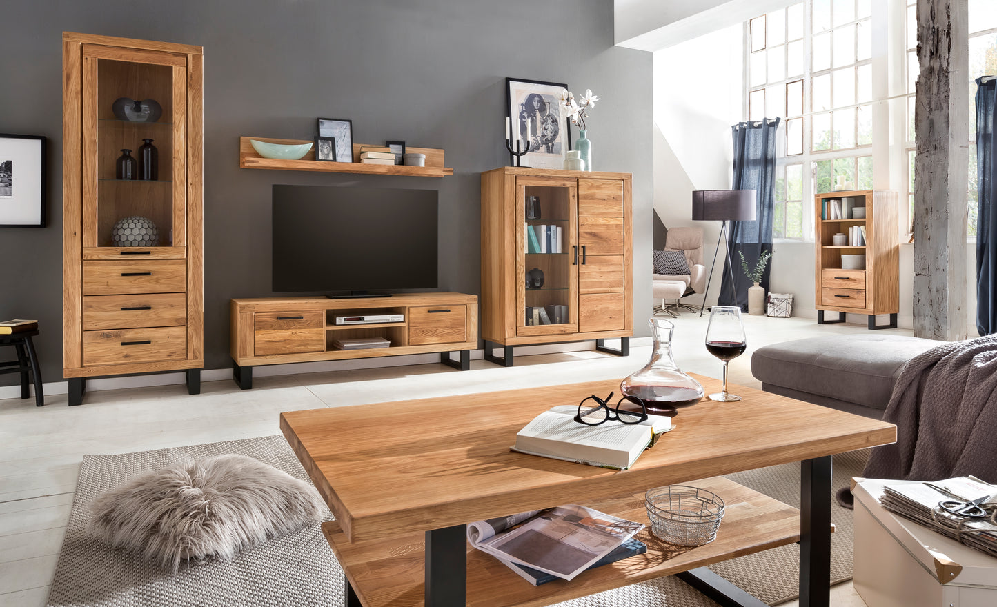 Sideboard TINA – Eiche teilmassiv mit 2 Türen und 3 Schubladen